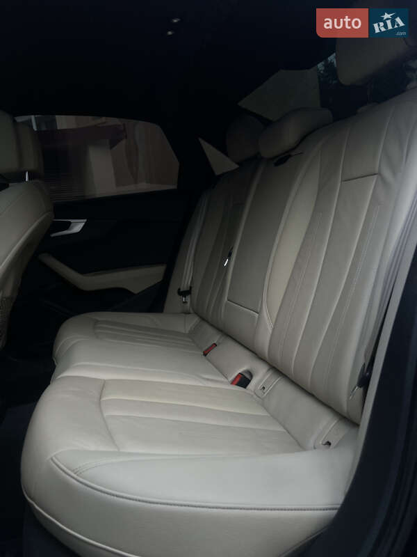 Седан Audi A4 2016 в Сумах