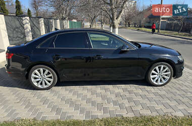 Седан Audi A4 2016 в 