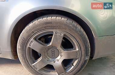 Седан Audi A4 2004 в Городенці