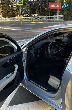 Седан Audi A4 2016 в 