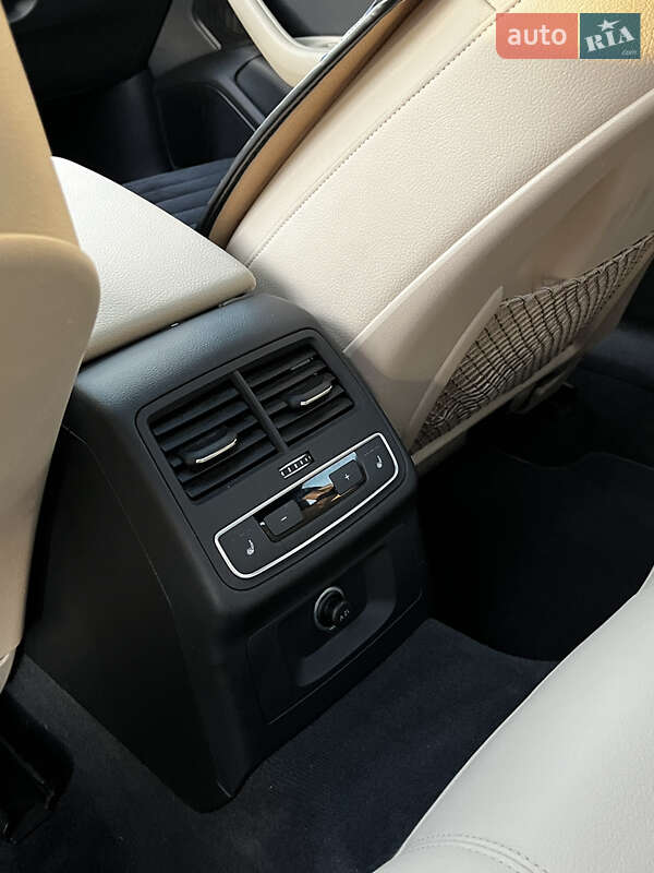 Седан Audi A4 2016 в Киеве
