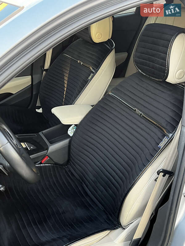 Седан Audi A4 2016 в Киеве