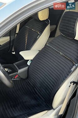 Седан Audi A4 2016 в 