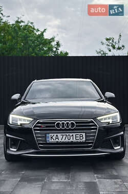 Седан Audi A4 2016 в 