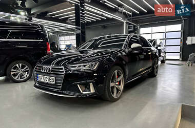Седан Audi A4 2016 в 