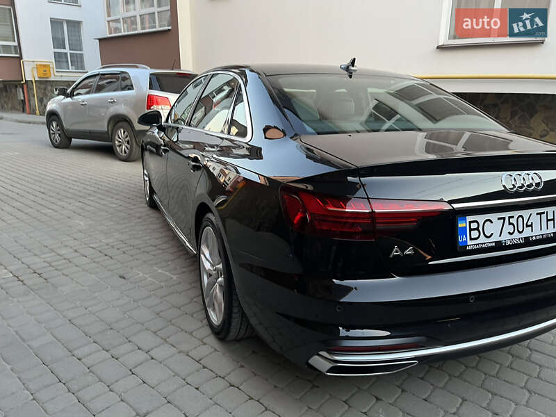 Седан Audi A4 2023 в Львові