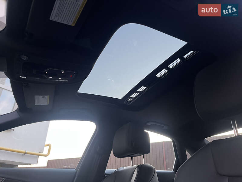 Седан Audi A4 2023 в Львові