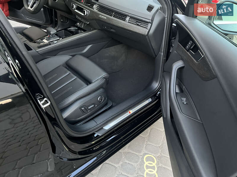 Седан Audi A4 2023 в Львові