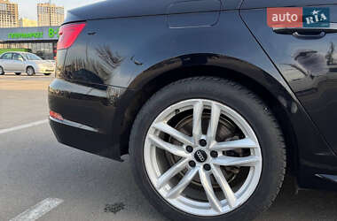 Седан Audi A4 2016 в 