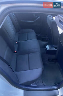 Седан Audi A4 2003 в 