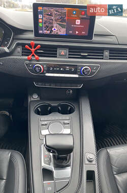 Седан Audi A4 2016 в Львове