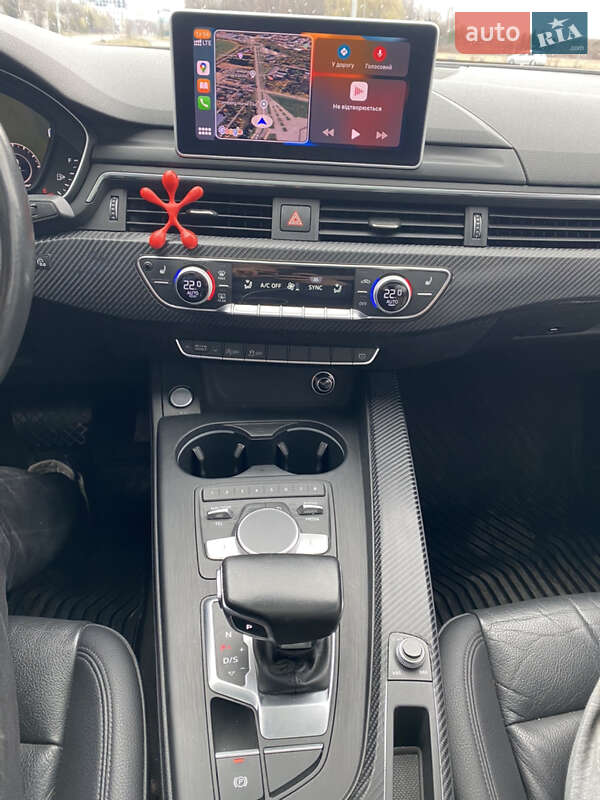 Седан Audi A4 2016 в Львове
