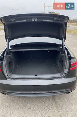 Седан Audi A4 2016 в Львове