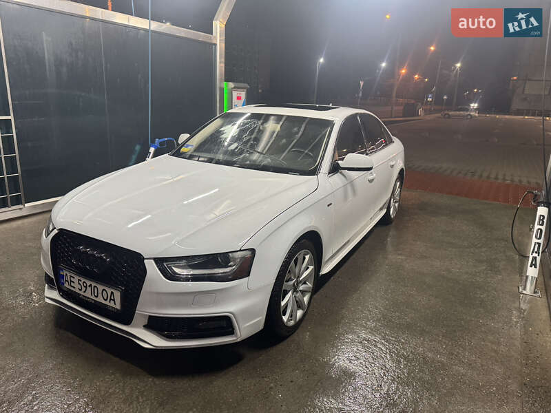 Седан Audi A4 2014 в Кривом Роге