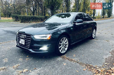 Седан Audi A4 2014 в 