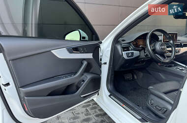 Седан Audi A4 2015 в 