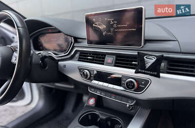 Седан Audi A4 2015 в 