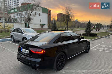 Седан Audi A4 2015 в 