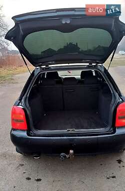 Універсал Audi A4 1998 в 
