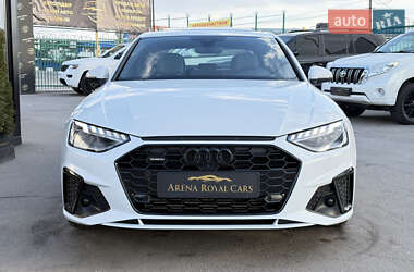 Седан Audi A4 2022 в 