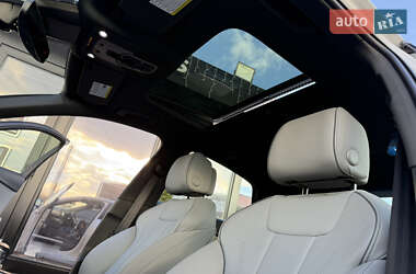 Седан Audi A4 2022 в 
