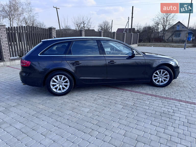 Универсал Audi A4 2012 в Староконстантинове