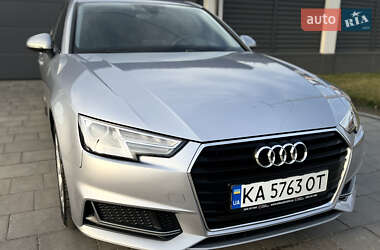 Седан Audi A4 2019 в 