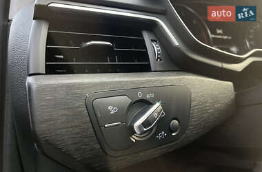 Седан Audi A4 2019 в 