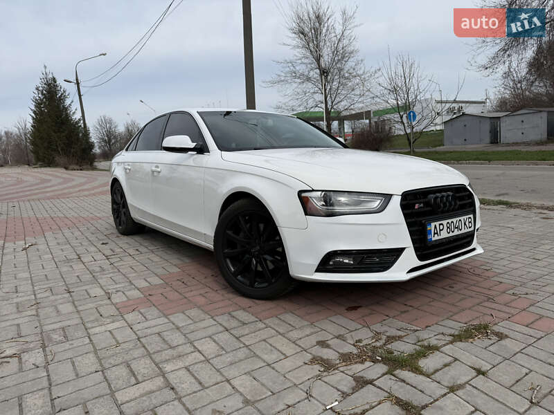 Седан Audi A4 2012 в 