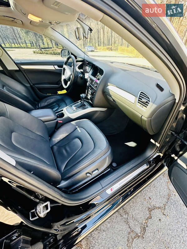 Седан Audi A4 2014 в Киеве