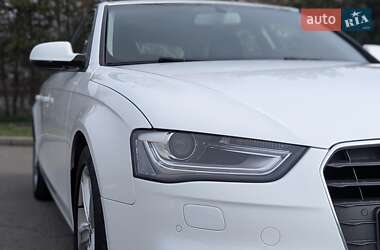Універсал Audi A4 2013 в 