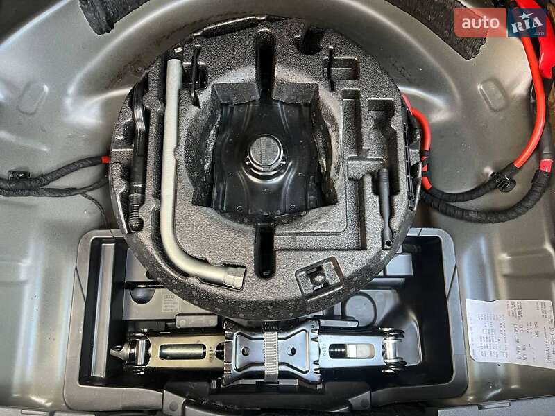 Седан Audi A4 2017 в Звягеле