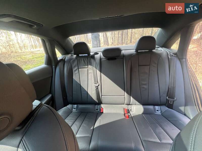 Седан Audi A4 2017 в Звягеле