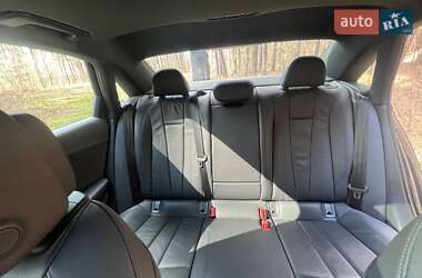 Седан Audi A4 2017 в 
