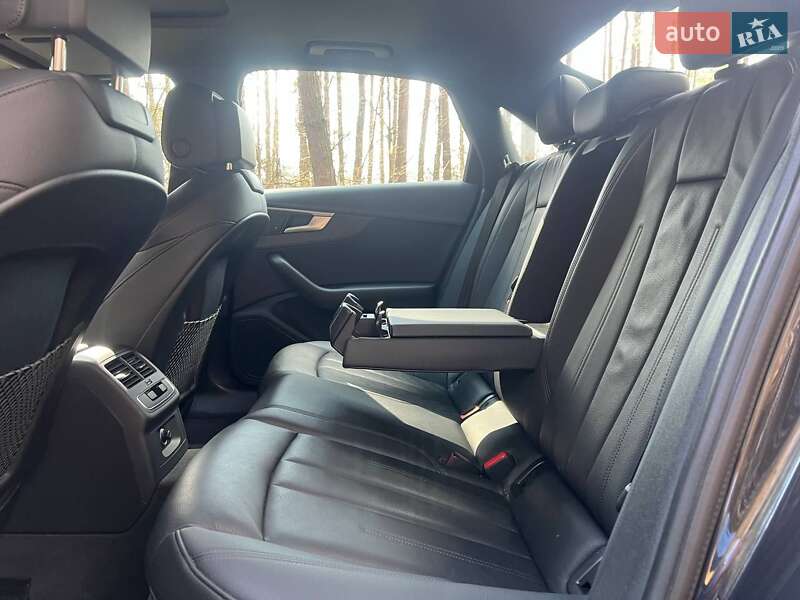 Седан Audi A4 2017 в Звягеле