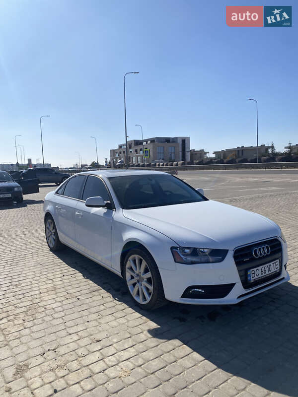 Седан Audi A4 2013 в Львове