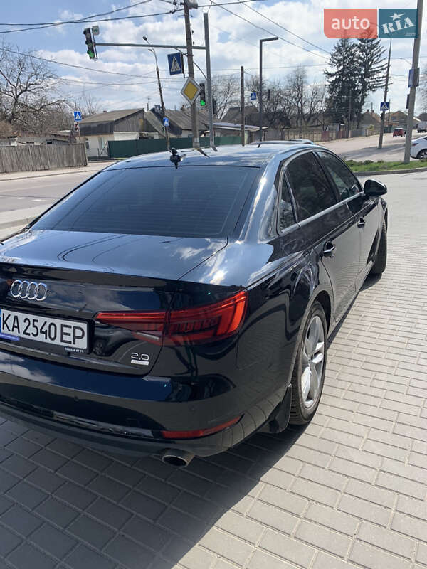 Седан Audi A4 2017 в Киеве