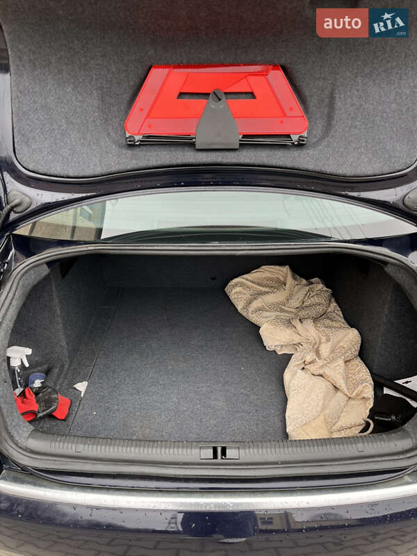 Седан Audi A4 2004 в Хмельницком