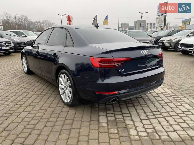Седан Audi A4 2016 в Львове