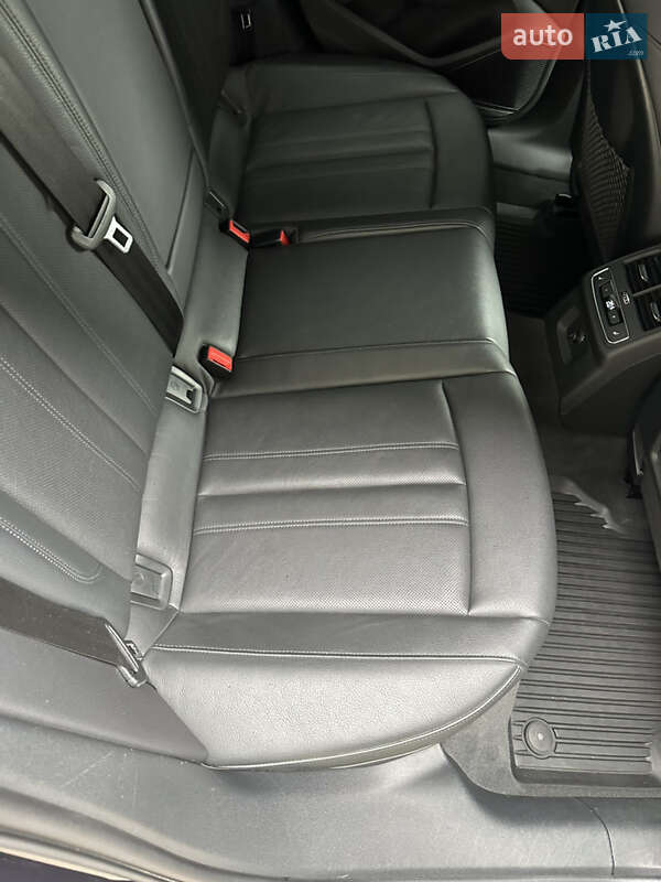 Седан Audi A4 2016 в Івано-Франківську