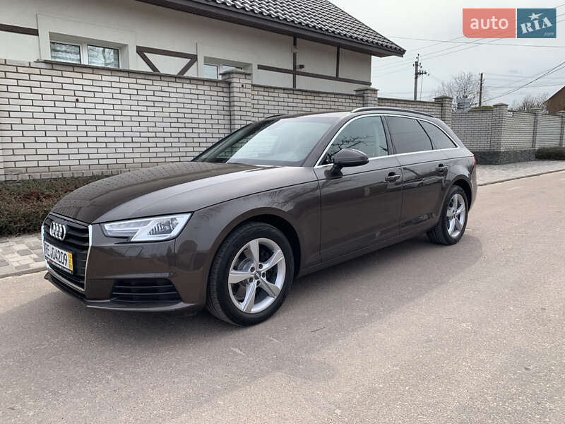Универсал Audi A4 2018 в Житомире