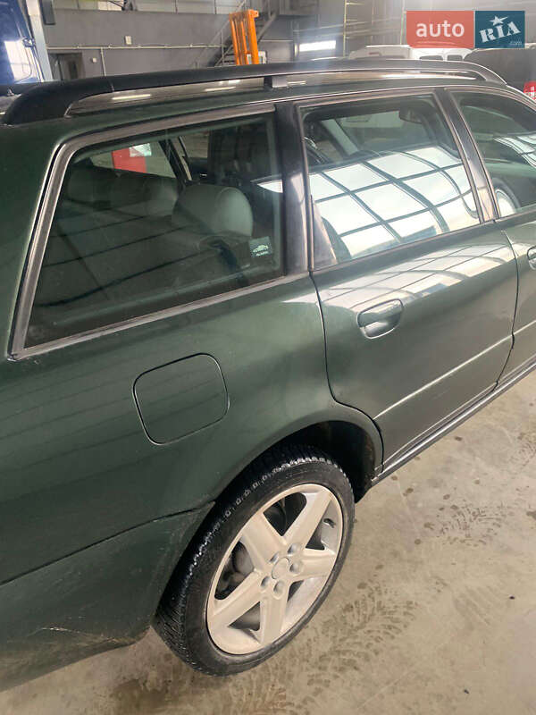 Универсал Audi A4 2000 в Черновцах