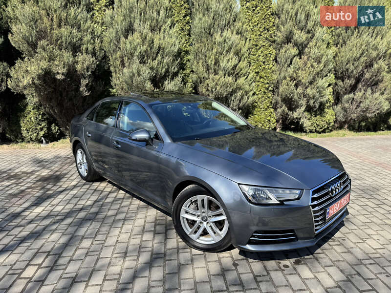 Седан Audi A4 2016 в 