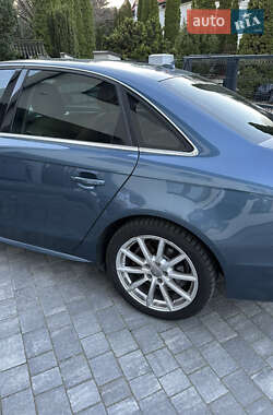 Седан Audi A4 2015 в 