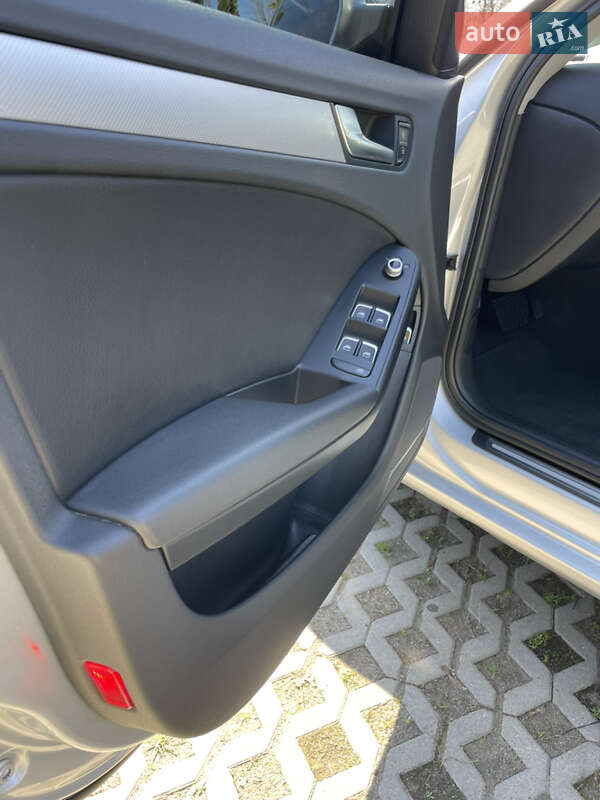 Седан Audi A4 2013 в Харькове