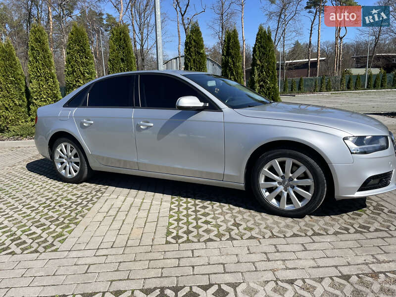Седан Audi A4 2013 в Харькове