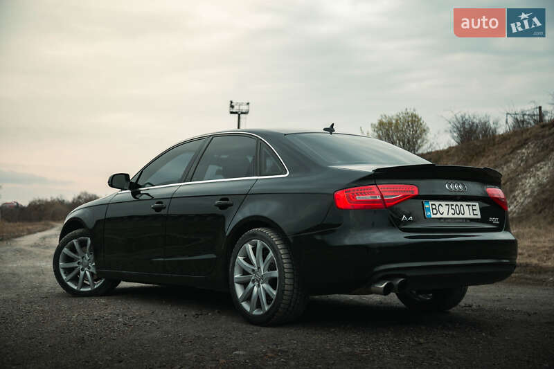 Седан Audi A4 2013 в Золочеве