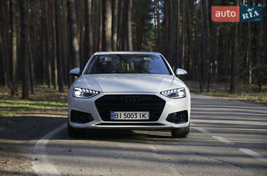 Седан Audi A4 2020 в 