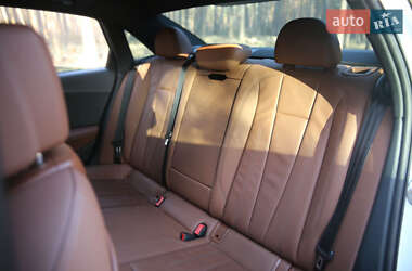 Седан Audi A4 2020 в 