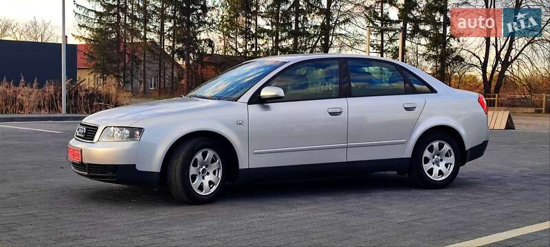 Седан Audi A4 2003 в Самборі